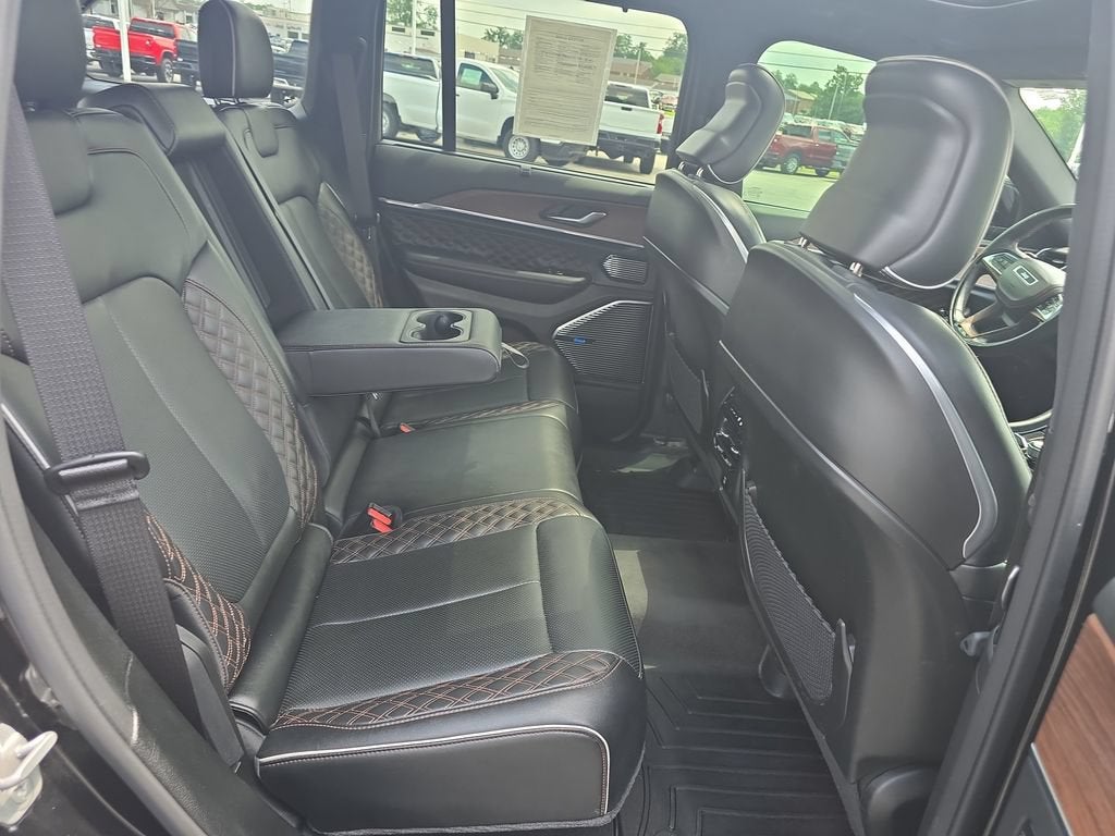 2022 Jeep Grand Cherokee Summit