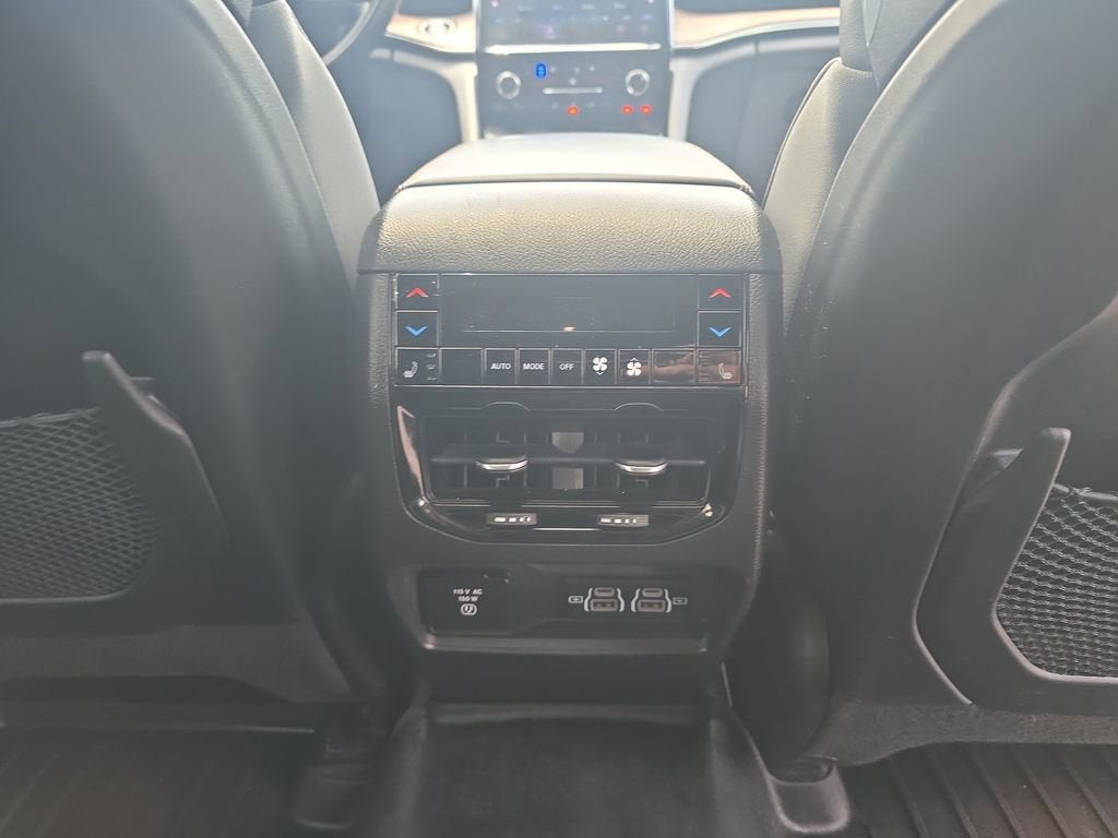 2022 Jeep Grand Cherokee Summit