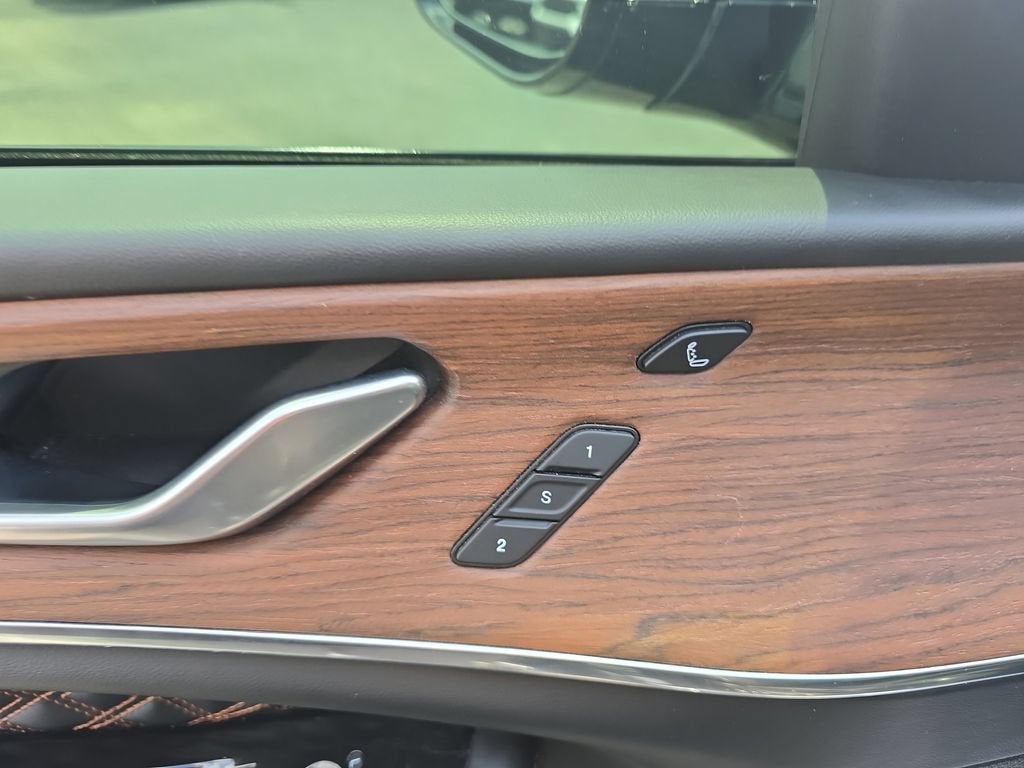 2022 Jeep Grand Cherokee Summit