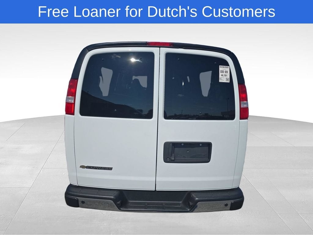 2024 Chevrolet Express Passenger 3500 1LT