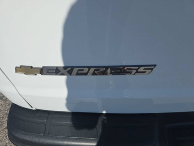 2024 Chevrolet Express Passenger 3500 1LT