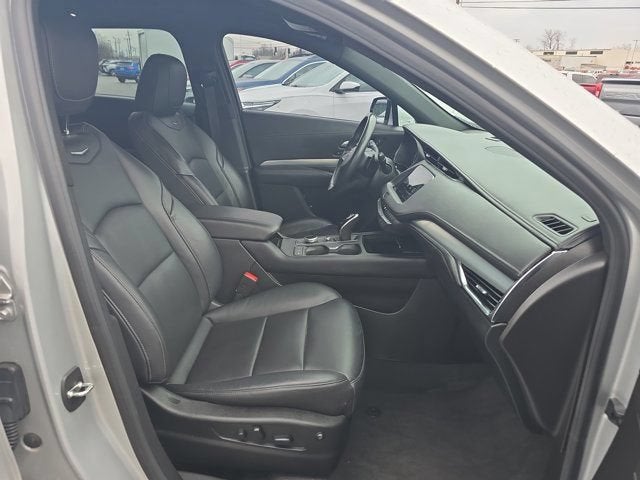 2022 Cadillac XT4 Premium Luxury