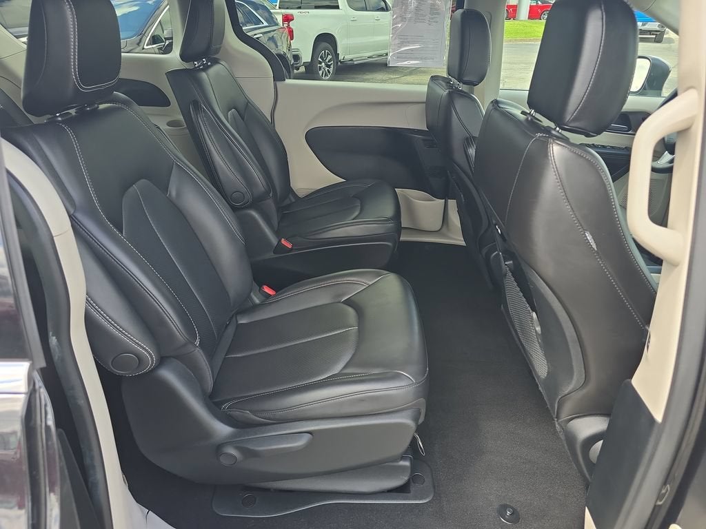 2023 Chrysler Pacifica Hybrid Touring L