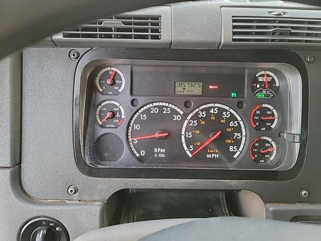 2015 Freightliner CASCADIA 113 Base