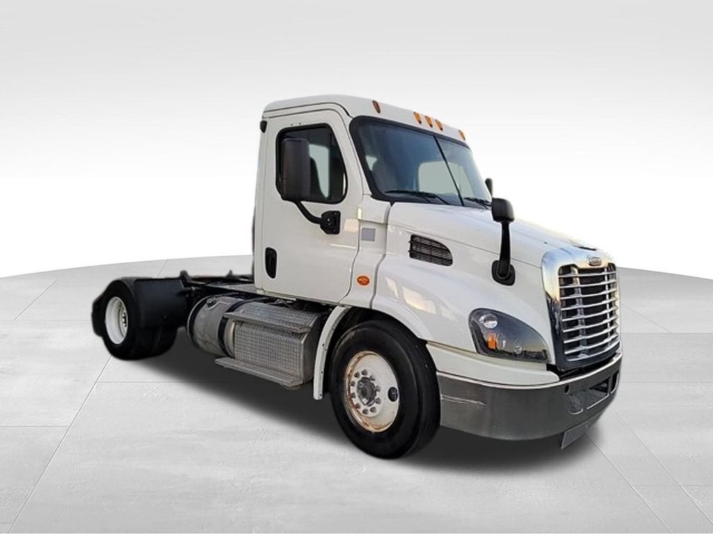 2015 Freightliner CASCADIA 113 Base