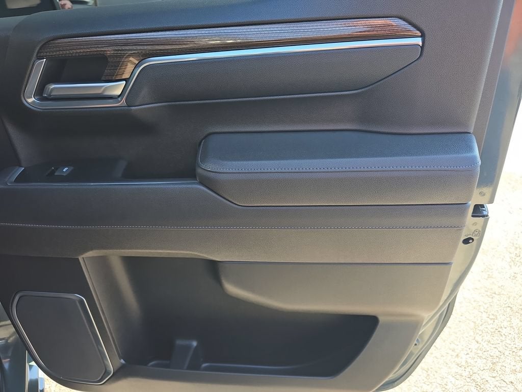 2025 Chevrolet Silverado 1500 LT (2FL)