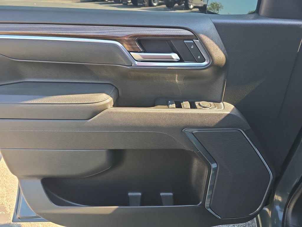 2025 Chevrolet Silverado 1500 LT (2FL)