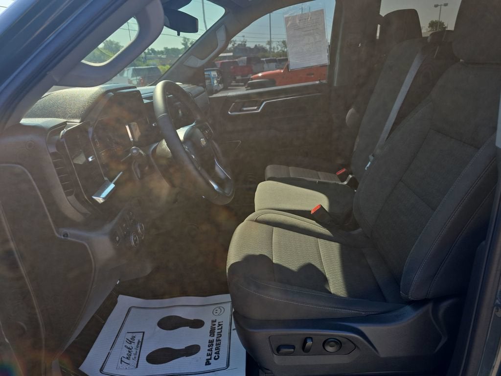 2025 Chevrolet Silverado 1500 LT (2FL)
