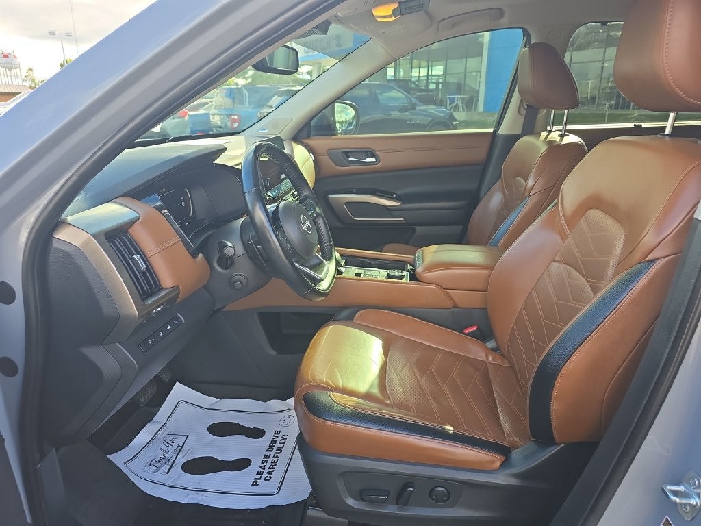 2022 Nissan Pathfinder Platinum