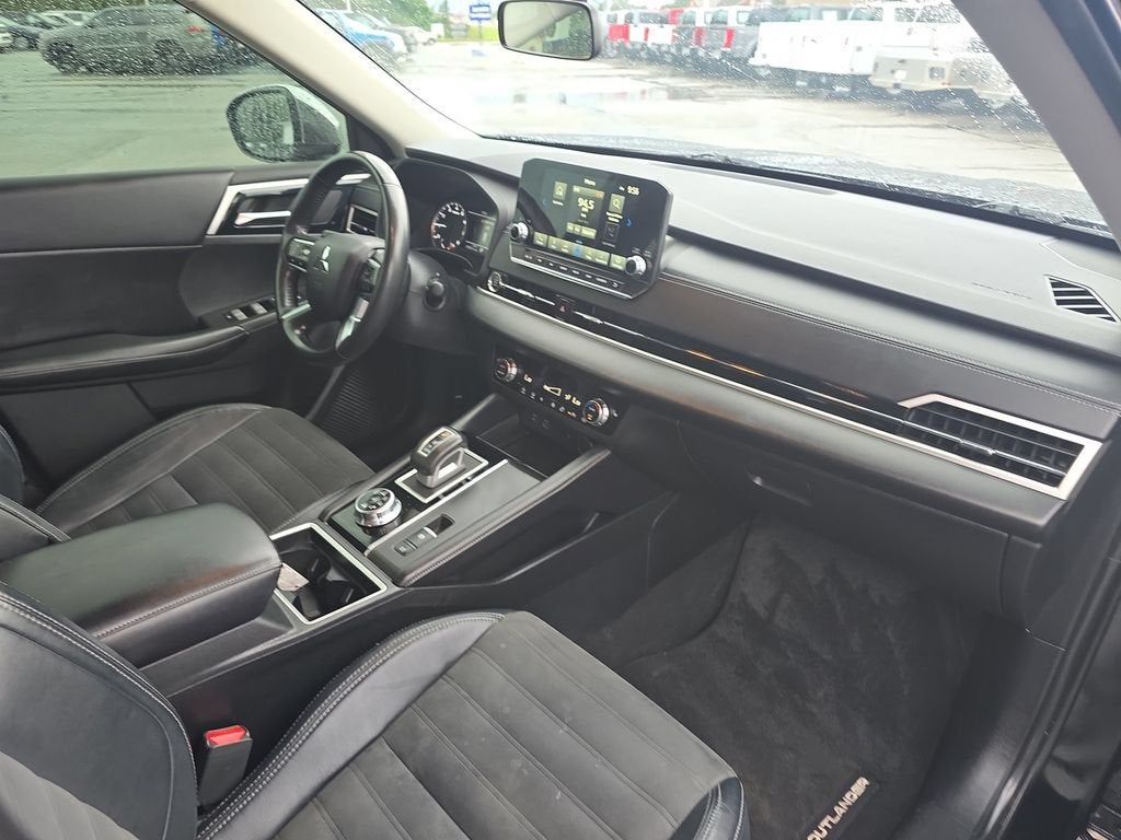 2022 Mitsubishi Outlander SE