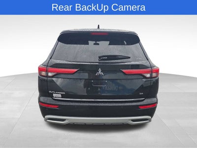2022 Mitsubishi Outlander SE