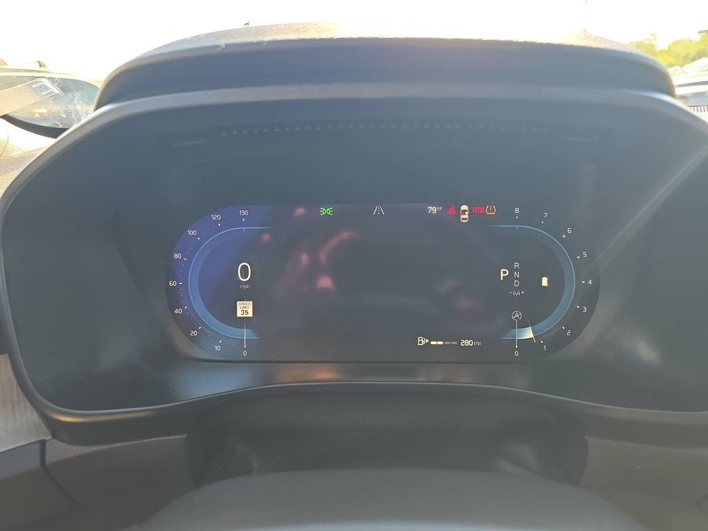 2023 Volvo XC40 Ultimate Dark Theme