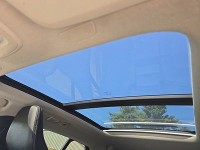 2023 Volvo XC40 Ultimate Dark Theme
