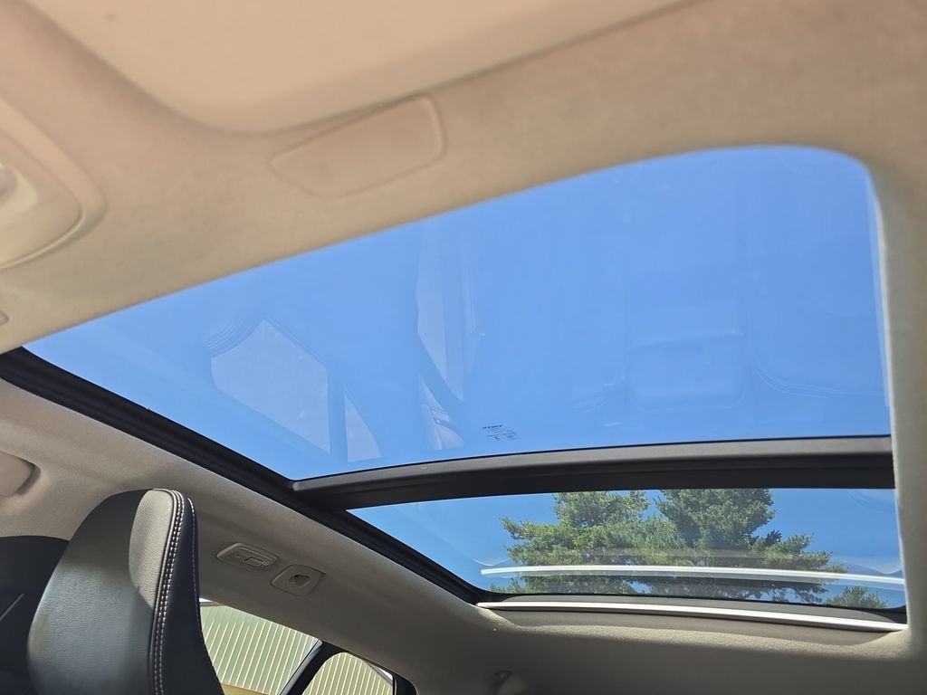 2023 Volvo XC40 Ultimate Dark Theme