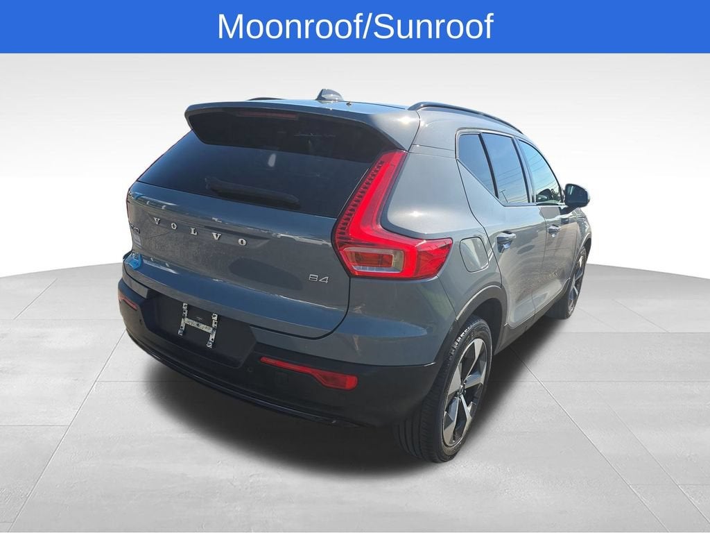 2023 Volvo XC40 Ultimate Dark Theme