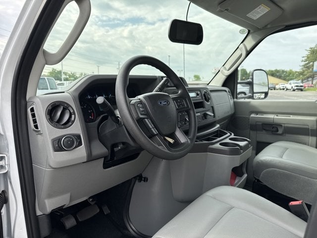 2025 Ford E-450SD Base