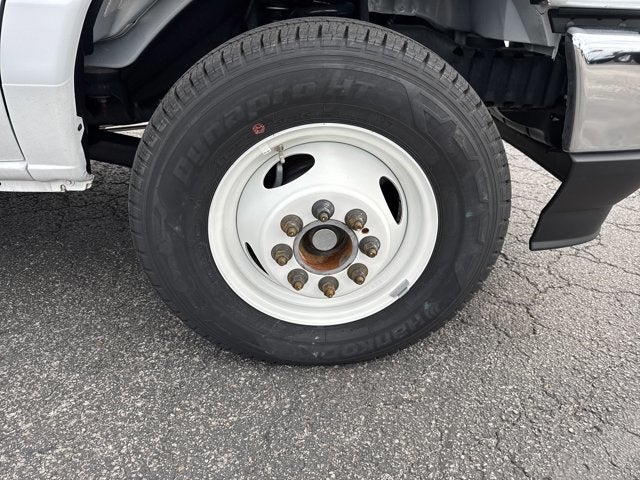 2025 Ford E-450SD Base