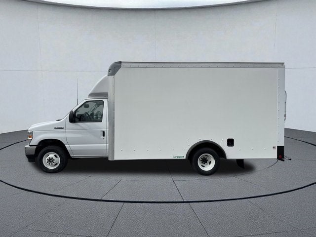 2025 Ford E-450SD Base