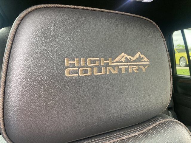 2023 Chevrolet Suburban High Country