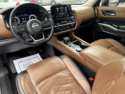 2023 Nissan Pathfinder Platinum