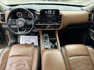 2023 Nissan Pathfinder Platinum