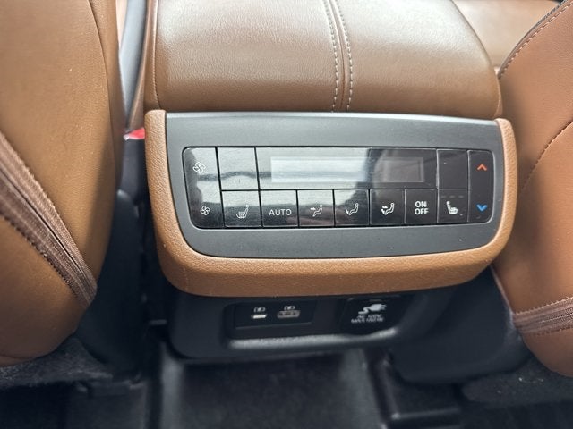 2023 Nissan Pathfinder Platinum