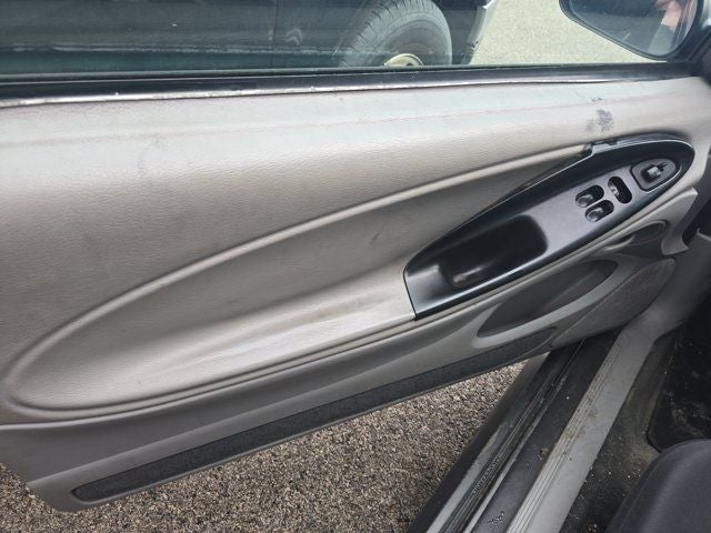 2004 Ford Mustang V6