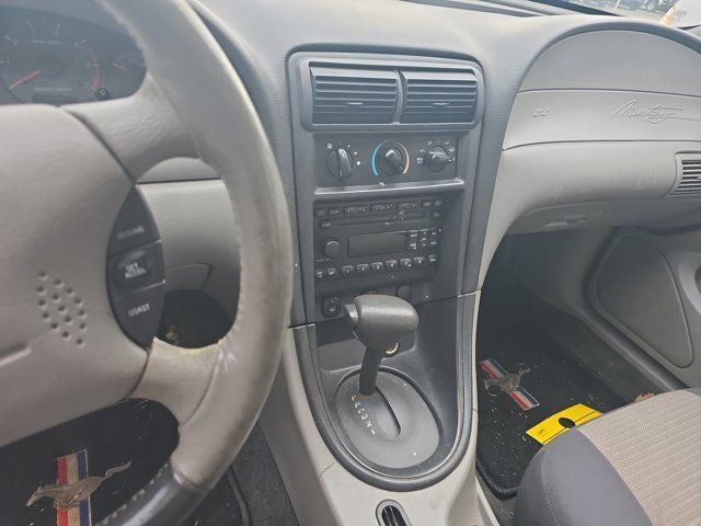 2004 Ford Mustang V6