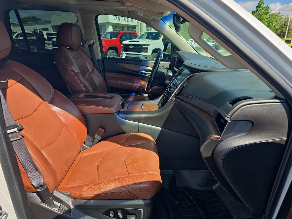 2016 Cadillac Escalade Luxury