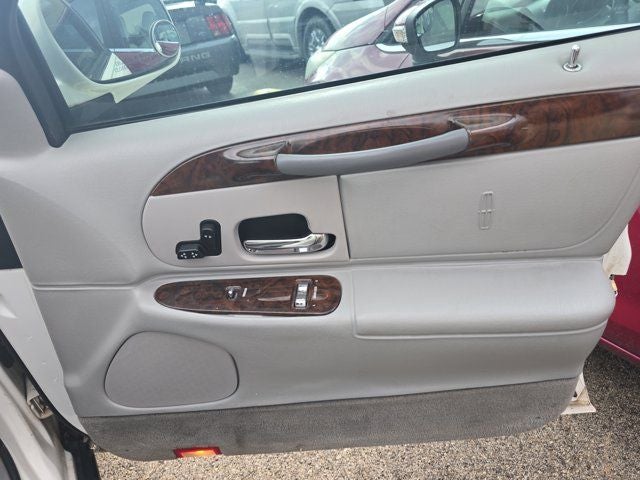 1999 Lincoln Town Car Executive