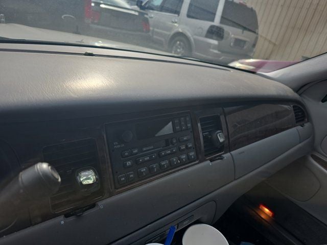 1999 Lincoln Town Car Executive