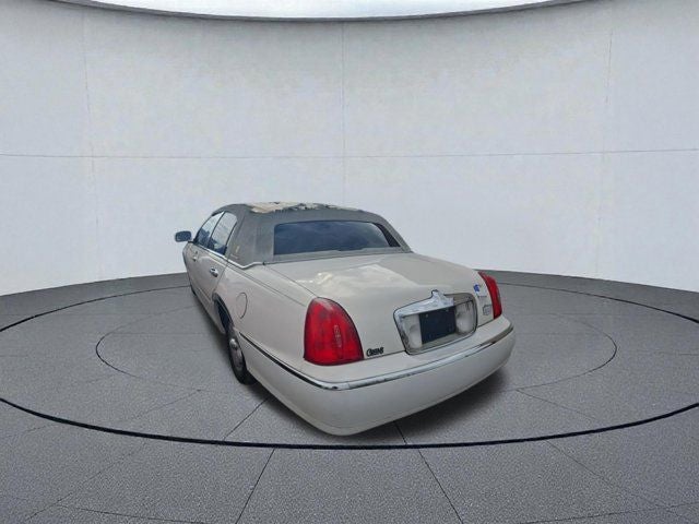 1999 Lincoln Town Car Executive