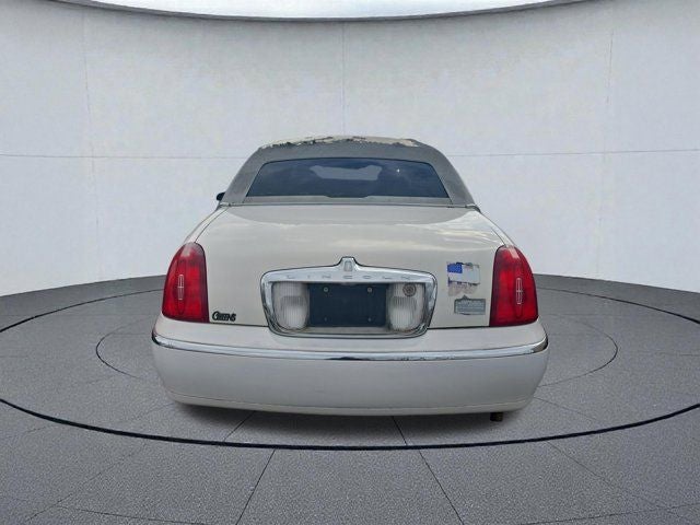 1999 Lincoln Town Car Executive