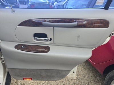 1999 Lincoln Town Car Executive