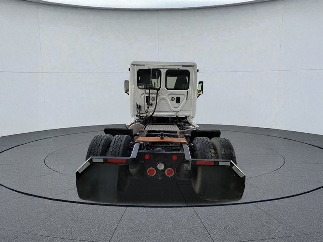 2015 Freightliner Cascadia 113