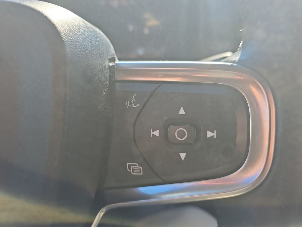 2023 Volvo XC40 Ultimate