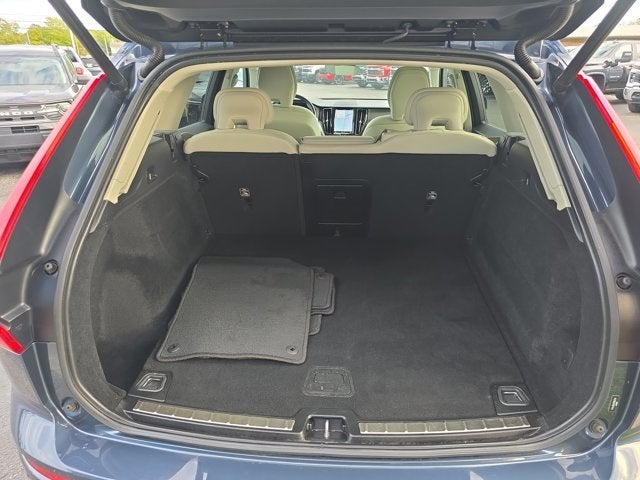 2022 Volvo XC60 B5 Momentum